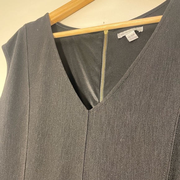 Cato black sheath dress size 14/16 cap sleeve, v-neck, gold zippered - Picture 4 of 13